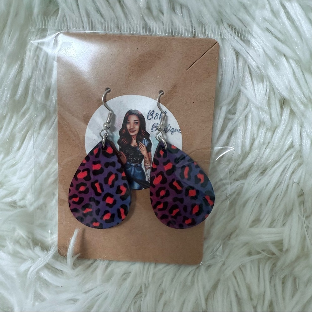 🎀 2/$10 Leopard Print Teardrop Earrings